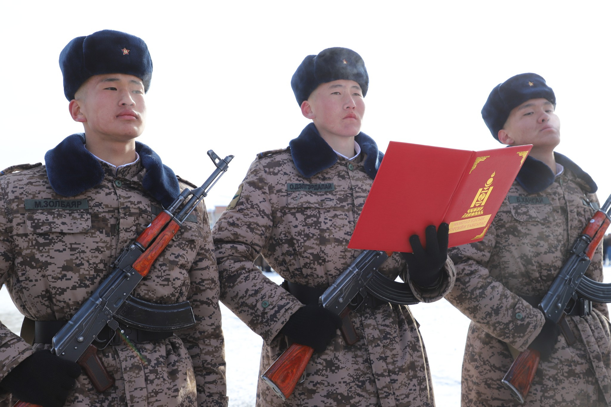 Хугацаат цэргийн албанд татагдсан дайчид тангарагаа өргөлөө